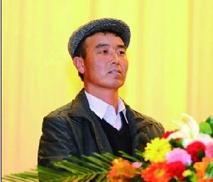 &&伊犁哈薩克自治州舉辦居馬泰先進事跡報告會