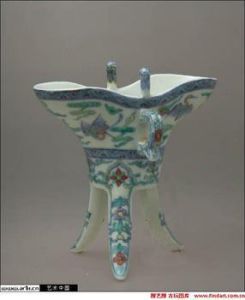 清乾隆鬥彩爵杯 清乾隆鬥彩爵杯