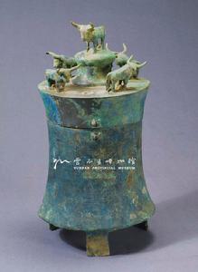 五牛一鼓貯貝器 五牛一鼓貯貝器