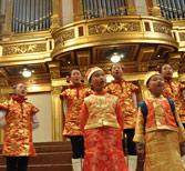 襄陽市二十五中伏龍合唱團赴維也納演出