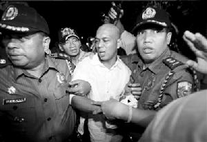 一名人質被菲律賓警察救出