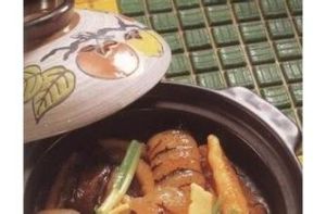 婆參鴨掌煲 婆參鴨掌煲