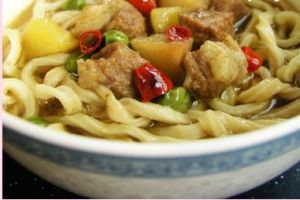 咖喱牛肉伊府麵 咖喱牛肉伊府麵