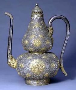 清乾隆銀鎏金鏨花葫蘆式執壺