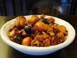 紅棗板栗燉雞 紅棗板栗燉雞