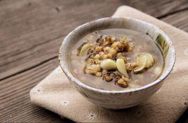 薏仁百合排骨湯 薏仁百合排骨湯