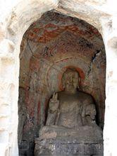 龍門石窟“剪刀手”佛像