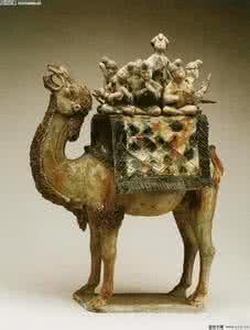 三彩載樂駱駝俑 三彩載樂駱駝俑