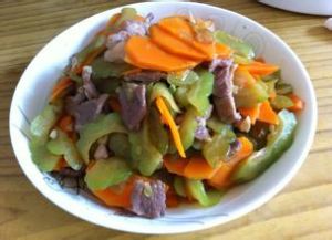 胡蘿蔔炒苦瓜 胡蘿蔔炒苦瓜