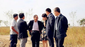 袁隆平赴田間考察