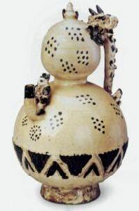 白釉黑花葫蘆形倒裝壺 白釉黑花葫蘆形倒裝壺