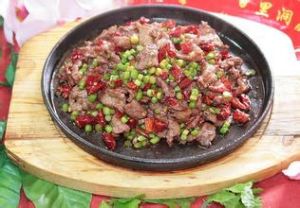 鐵板小牛肉 鐵板小牛肉