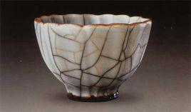 明成化仿哥釉花口杯 明成化仿哥釉花口杯