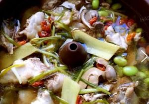 天麻汽鍋雞 天麻汽鍋雞