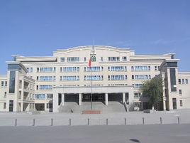 烏魯木齊市八一中學 烏魯木齊市八一中學