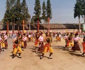 阿昌族舞蹈“蹬窩羅”