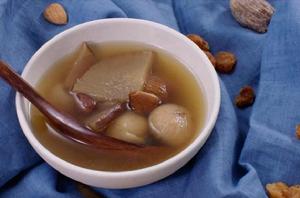 雪梨煲無花果 雪梨煲無花果