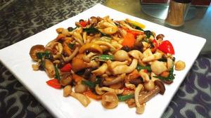 口蘑炒泡椒 口蘑炒泡椒