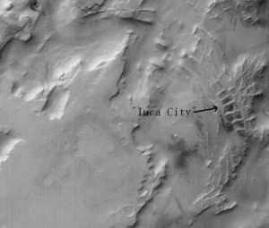 水手9號探測器曾最先拍到的“印加古城”地貌