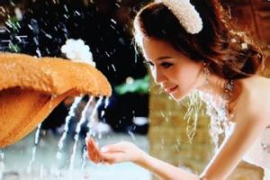 《許願池的希臘少女》 《許願池的希臘少女》