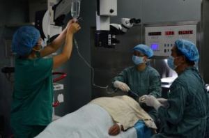 人工晶體植入術