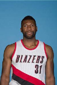 費斯圖斯·伊澤利 費斯圖斯·伊澤利