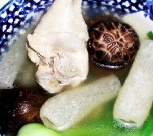 香菇雞腿竹蓀湯 香菇雞腿竹蓀湯