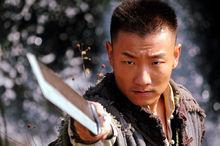 《借問英雄何處》廉賽劇照