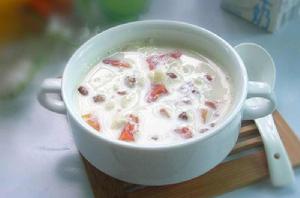 牛奶枸杞燉銀耳 牛奶枸杞燉銀耳