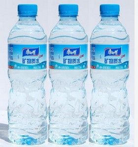 礦物質水 礦物質水