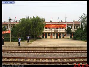 小梁莊站 小梁莊站