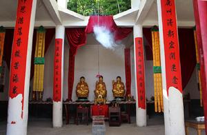 通城縣黃袍山普救寺（姜詠勝攝）