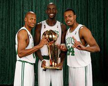 從左到右依次是雷·阿倫、加內特、皮爾斯