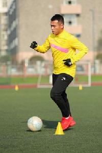 吳波[足球運動員]