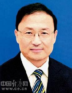 龔德慶[上海久事公司黨委書記]