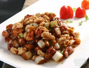 核桃炒雞丁 核桃炒雞丁