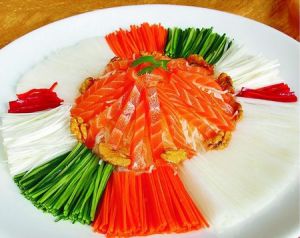 彩絲涼拌三文魚 彩絲涼拌三文魚