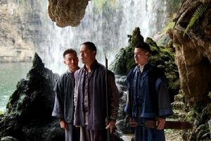 《借問英雄何處》劇照