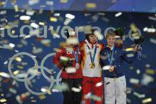 著名運動員王濛在速滑比賽時的英姿。