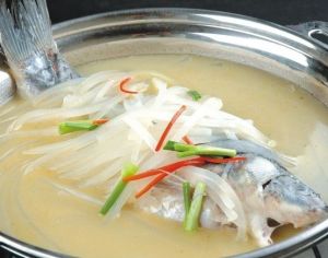 蘿蔔氽鯽魚 蘿蔔氽鯽魚