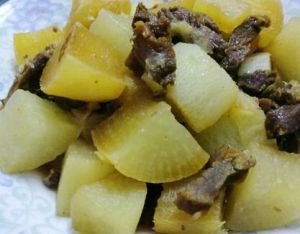 豬肉干燜白蘿蔔