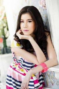 艾絲特·蘇普莉拉 艾絲特·蘇普莉拉