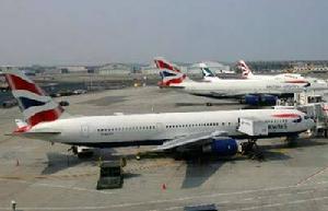 （圖）幾架飛機在美國紐約甘迺迪國際機場停泊