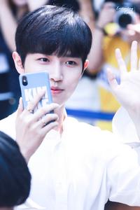 上下班路的金在奐