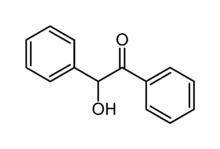 2-羥基-2-苯基苯乙酮的結構簡式
