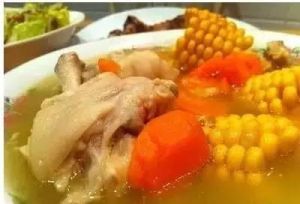 玉米胡蘿蔔豬手煲 玉米胡蘿蔔豬手煲