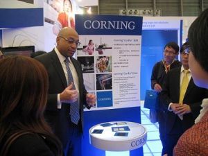 康寧 Gorilla(R) 玻璃 康寧 Gorilla(R) 玻璃