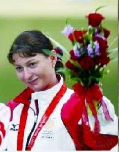 妮諾·薩盧克瓦澤 妮諾·薩盧克瓦澤