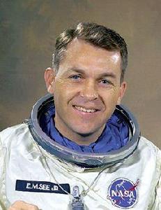 埃里奧特·希 埃里奧特·希