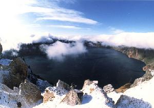 鏡泊湖火山